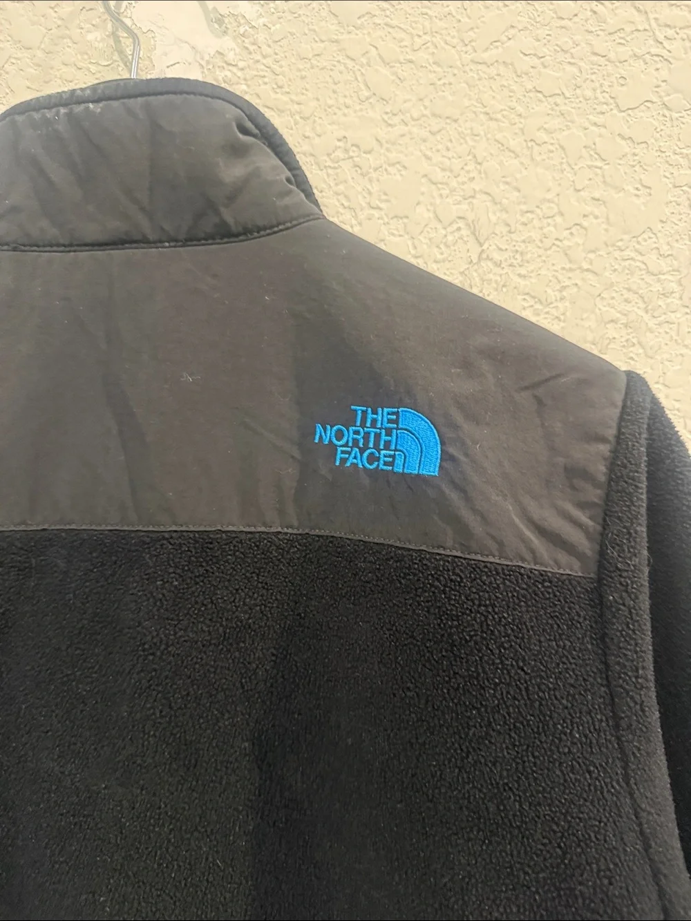 The North Face Black Fleece Jacket with Bright Blue Zipper and Logo L 14/16 - Picture 10 of 10